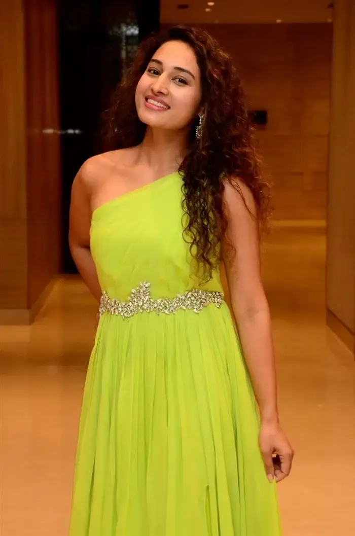 Indian Actress Pooja Ramachandran Images in Long Green Gown